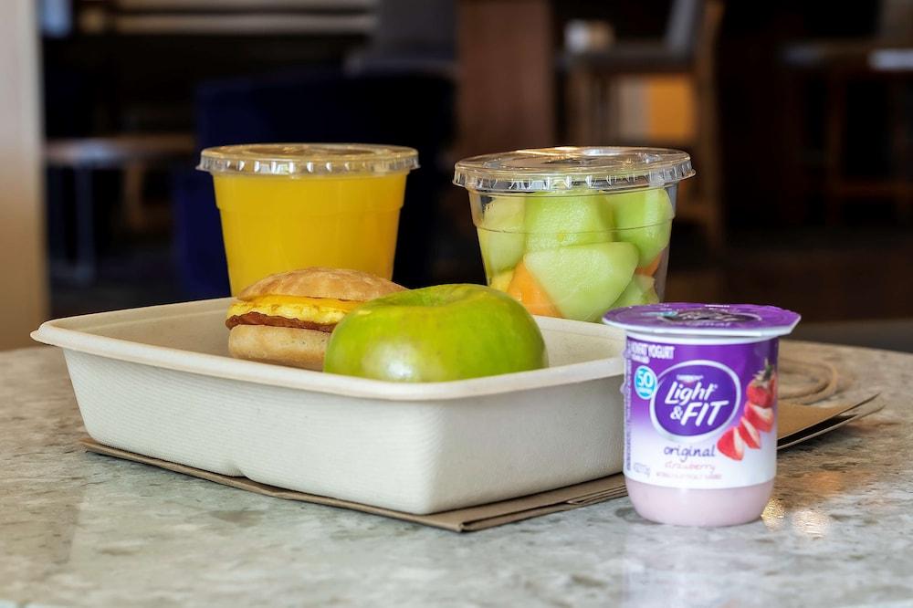 Hyatt Place Мистик Екстериор снимка