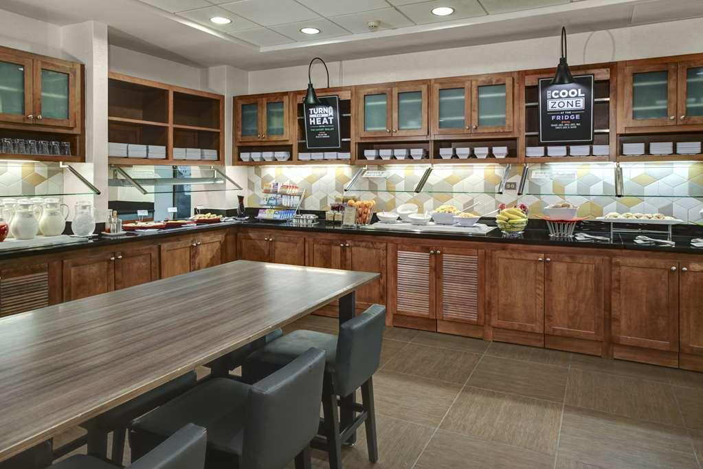 Hyatt Place Мистик Ресторант снимка