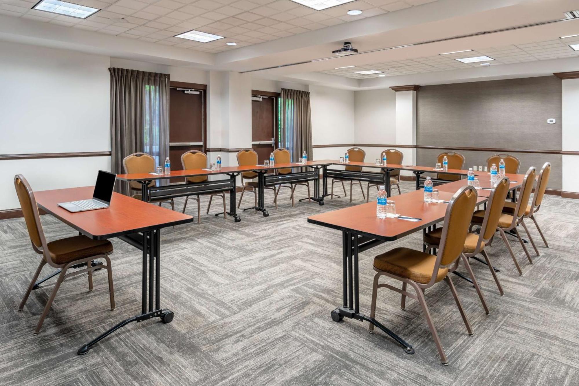 Hyatt Place Мистик Екстериор снимка