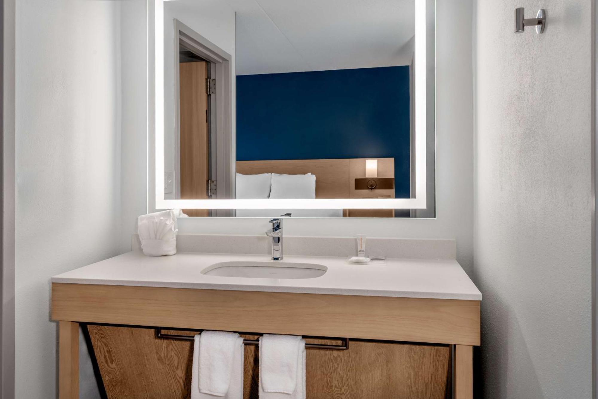 Hyatt Place Мистик Екстериор снимка