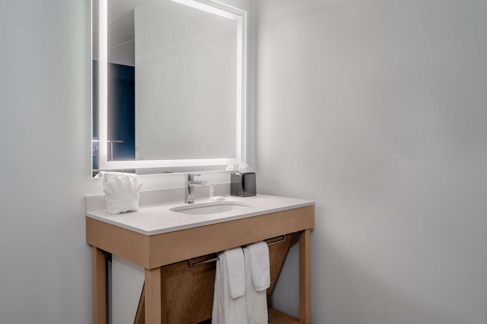 Hyatt Place Мистик Екстериор снимка