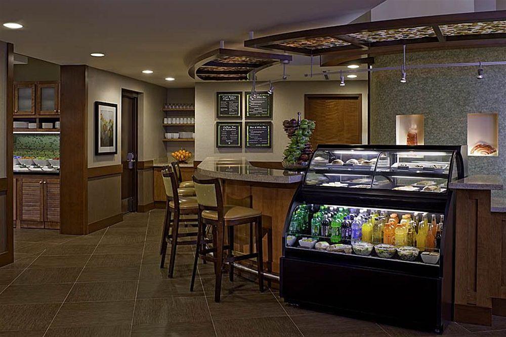Hyatt Place Мистик Ресторант снимка